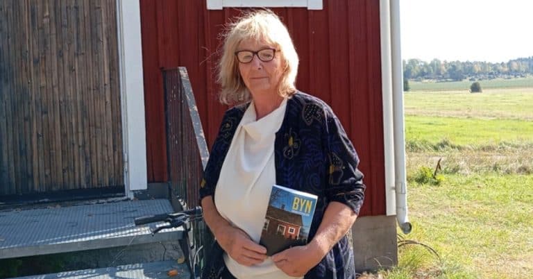 Solveig Pettersson debuterar med boken Byn