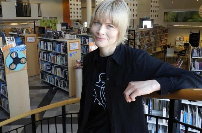 Svenska Akademien har beslutat tilldela Åsa Norlund, Tullängsgymnasiets bibliotek i Örebro, sitt bibliotekariepris för år 2020. Foto: Elin Ek Mälman.