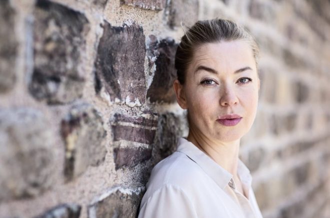 Karolina Ramqvist får pris av Svenska Akademien. Arkivbild: EMMA-SOFIA OLSSON/SVD/TT.