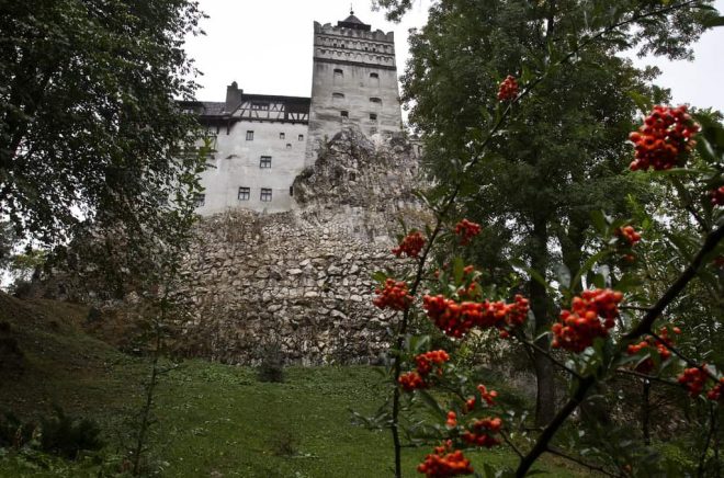 Slottet Bran i Transylvanien, där den historiska förlagan till Dracula, Vlad Tepes, sägs ha bott. Arkivbild: Vadim Ghirda/AP/TT.