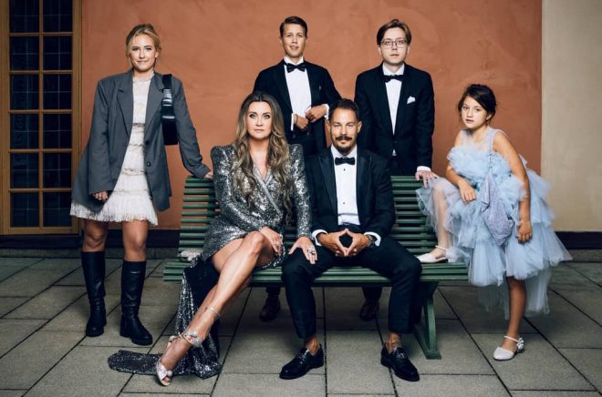 Familjen Läckberg får egen realityserie. Pressbild: Magnus Ragnvid/Viaplay.